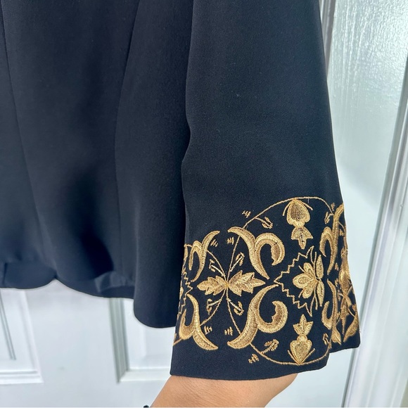 Black small jacket, Unwrinkled fabric, with gold embroidery that looks great - Picture 11 of 14